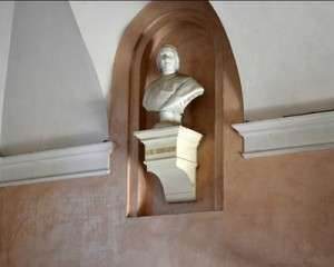 Fig. 1, Domenico Andrea Pelliccia (copia da), Busto di Gian Maria Riminaldi, 1785, Ferrara, Palazzo Schifanoia, atrio