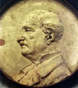 Fig. 11, Giovan Battista Longanesi, Ritratto maschile, 1900 circa, ubicazione ignota, particolare