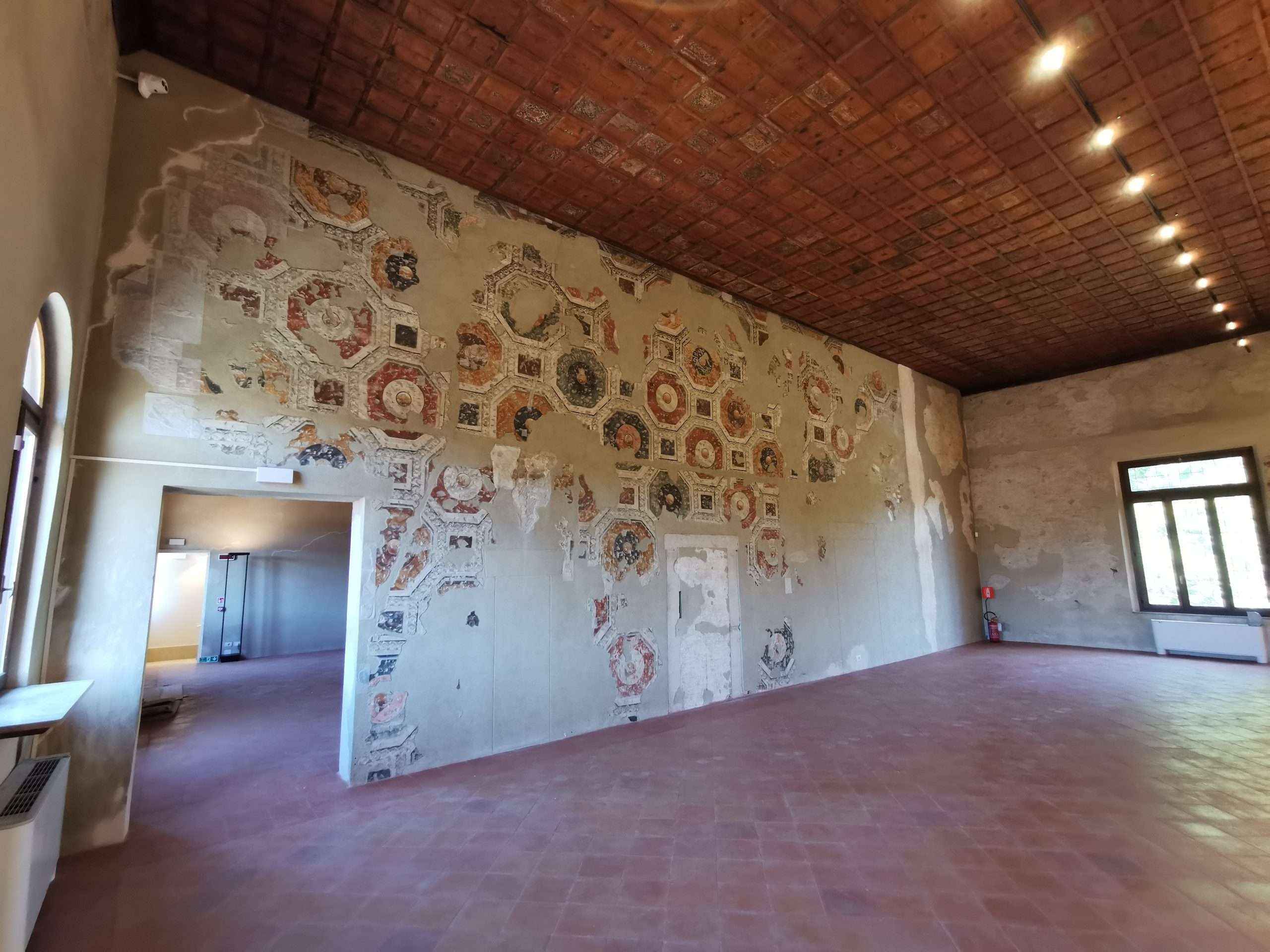 Fig. 3 - Palazzo Schifanoia, Sala Marmi